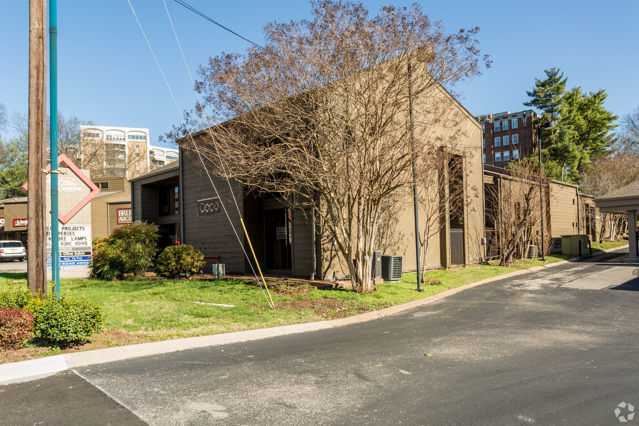 4231-4239 Harding Rd, Nashville, TN for lease Building Photo- Image 1 of 8