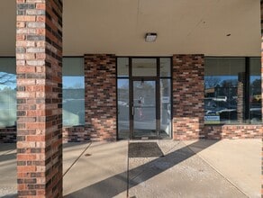 7501 N University St, Peoria, IL à louer Photo intérieure- Image 2 de 7