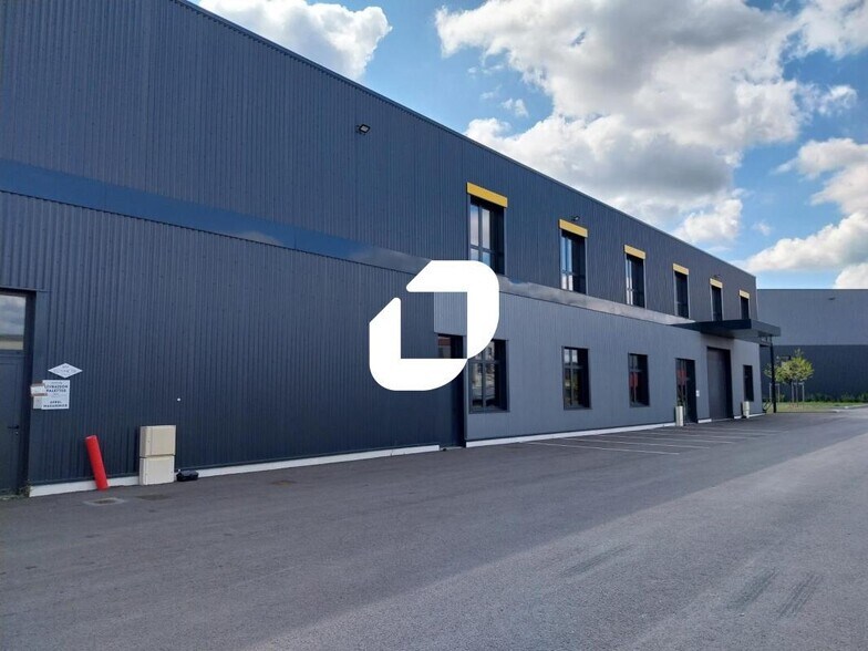 Flex in Neuville-sur-Saône for lease - Building Photo - Image 1 of 8