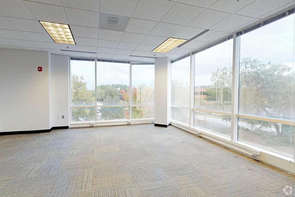 4000 Faber Place Dr, North Charleston, SC for lease Interior Photo- Image 1 of 14