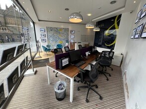 52 High St, Londres à louer Photo du bâtiment- Image 1 de 4