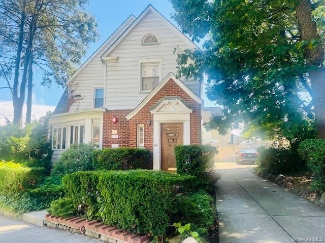 10922 Myrtle Ave, Richmond Hill, NY for sale Primary Photo- Image 1 of 17