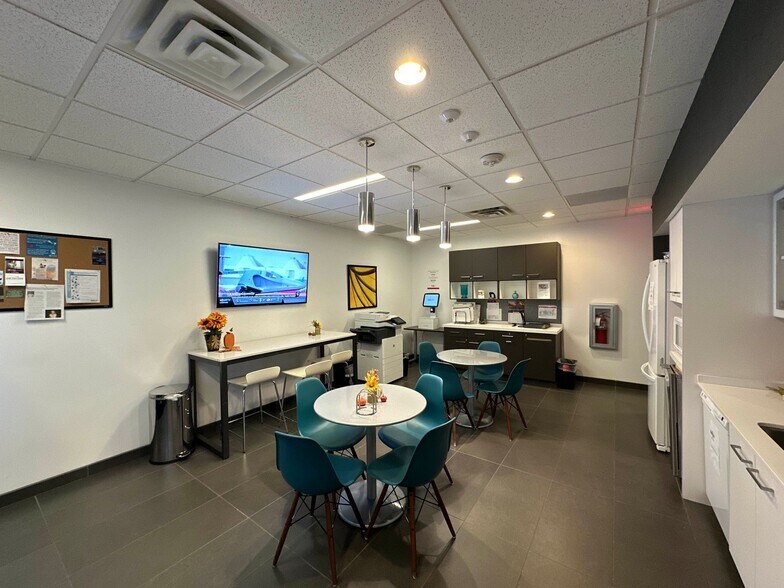 2500 Regency Pkwy, Cary, NC à louer - Photo intérieure - Image 3 de 12