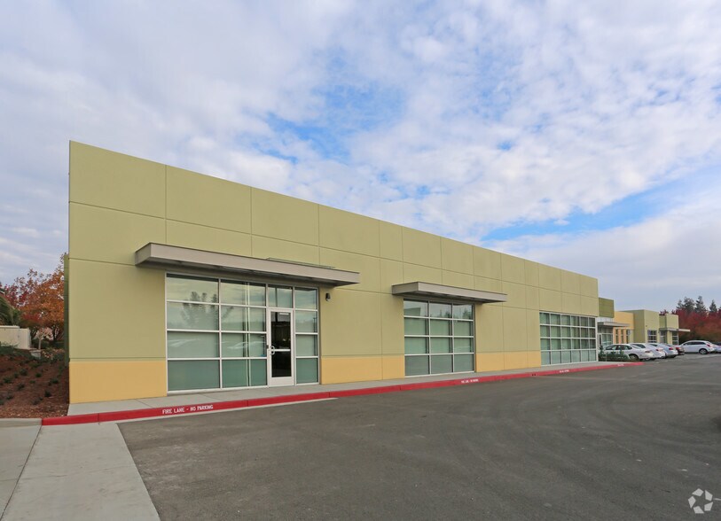 2345 Country Hills Dr, Antioch, CA à louer - Photo du bâtiment - Image 3 de 4