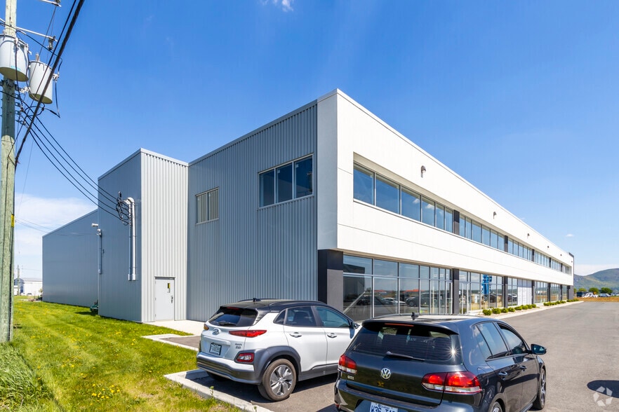 2105 Ch De L'industrie, St-Mathieu-de-Beloeil, QC for lease - Building Photo - Image 3 of 7