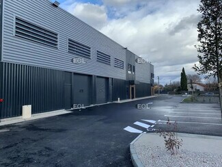 Plus de détails pour Local d'activités à louer