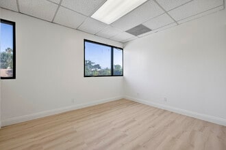 11755 Victory Blvd, North Hollywood, CA for lease Interior Photo- Image 1 of 10