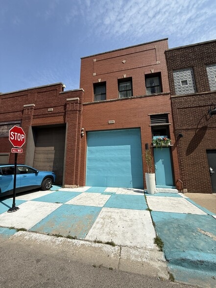 3026-3030 W Carroll Ave, Chicago, IL for lease - Building Photo - Image 3 of 39