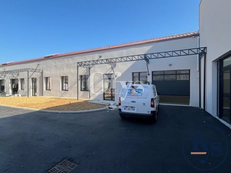 33 Avenue Du Docteur Georges Lévy, Vénissieux for lease - Building Photo - Image 3 of 7