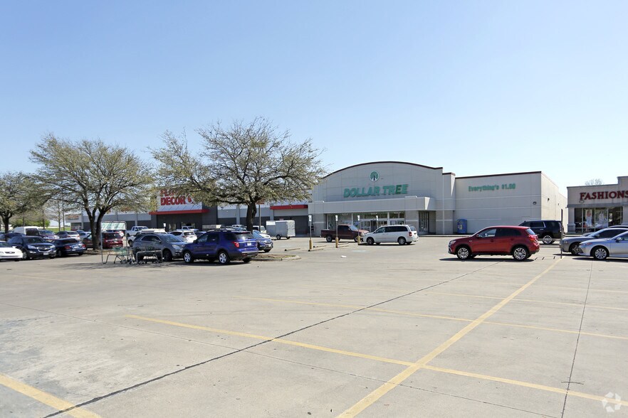 2520-2540 E Pioneer Pky, Arlington, TX à louer - Photo principale - Image 3 de 11