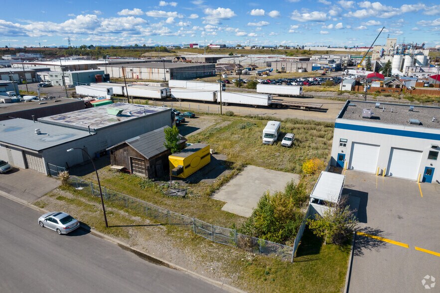 3619 15A St SE, Calgary, AB à vendre - Photo principale - Image 1 de 1