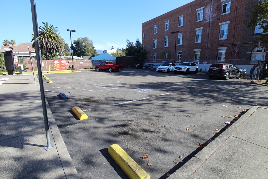 3400 Foothill Blvd, Oakland, CA à vendre - Photo du bâtiment - Image 2 de 5
