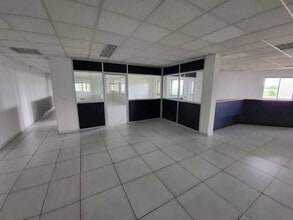 Bureau dans Genas à louer Photo du bâtiment- Image 1 de 2