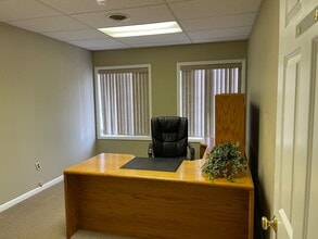 304 Federal Rd, Brookfield, CT for lease Interior Photo- Image 2 of 3