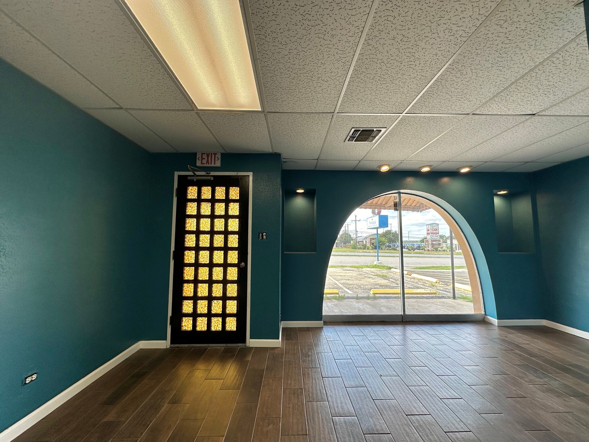 7205 Bandera Rd, San Antonio, TX for lease Interior Photo- Image 1 of 12