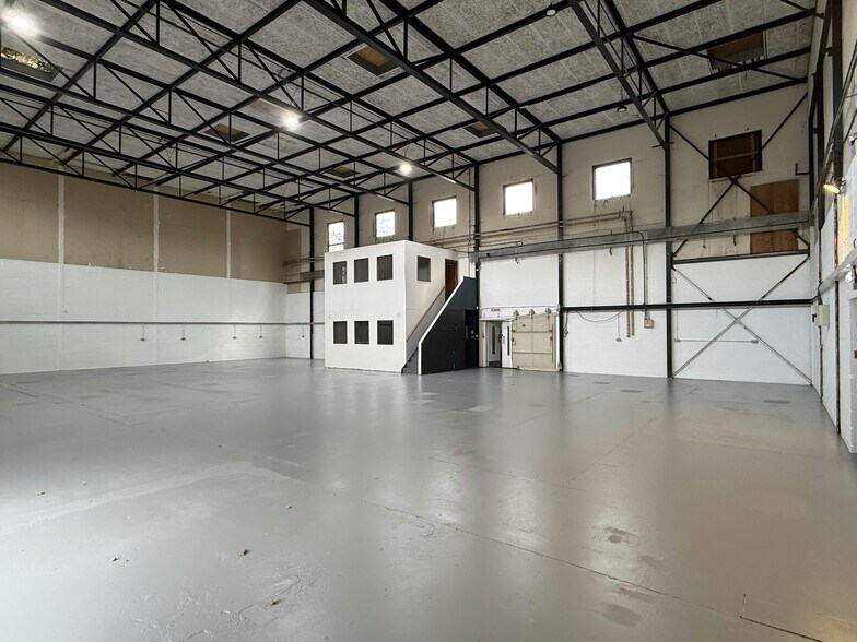 Lynchborough Rd, Liphook à louer - Photo du bâtiment - Image 3 de 17