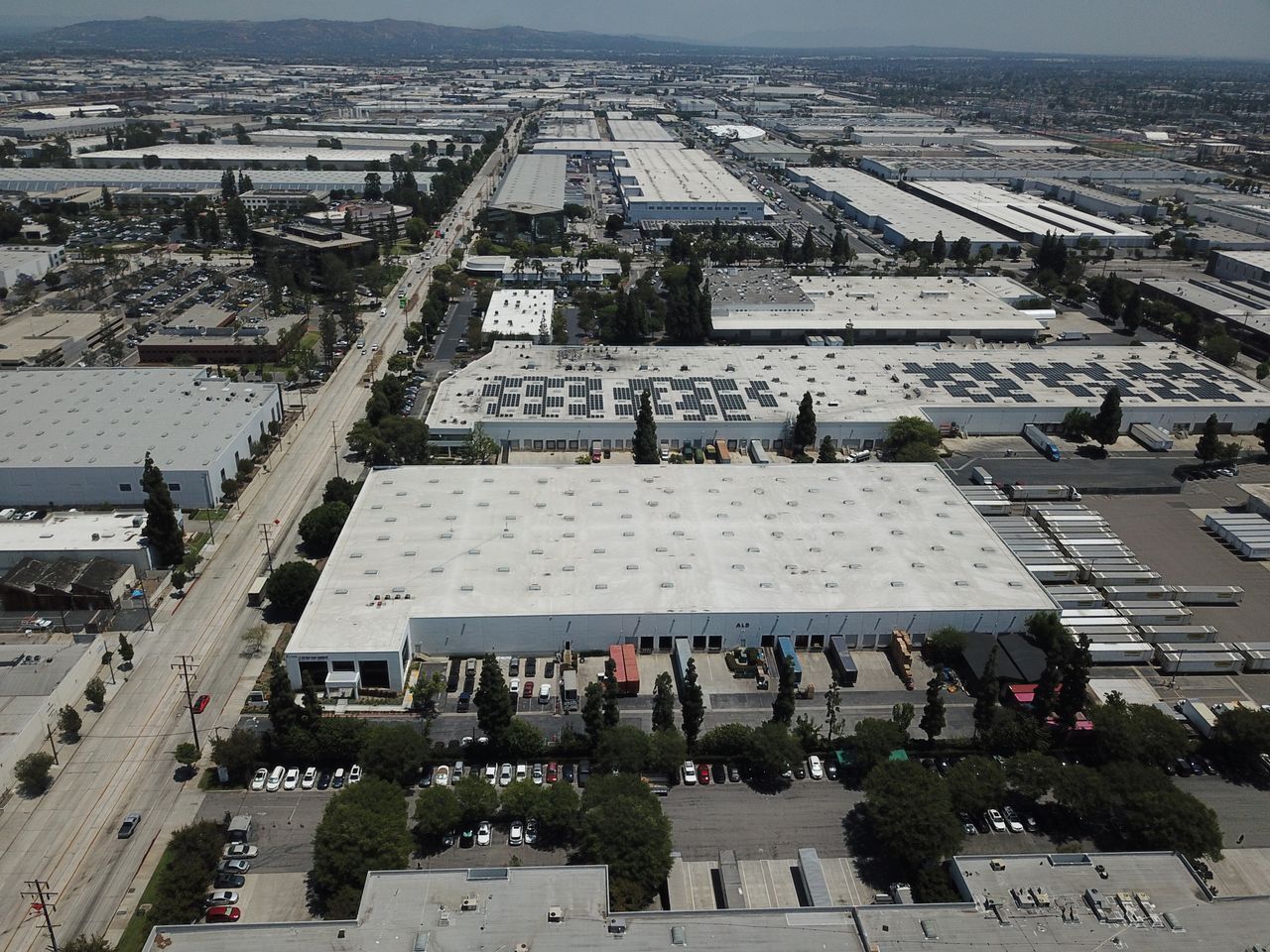5500 E Slauson Ave, Commerce, CA à louer Photo du bâtiment- Image 1 de 8