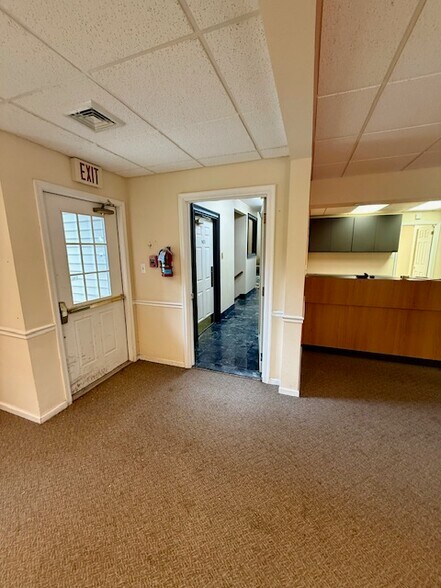 1098 Washington Crossing Rd, Washington Crossing, PA à louer - Photo intérieure - Image 2 de 14