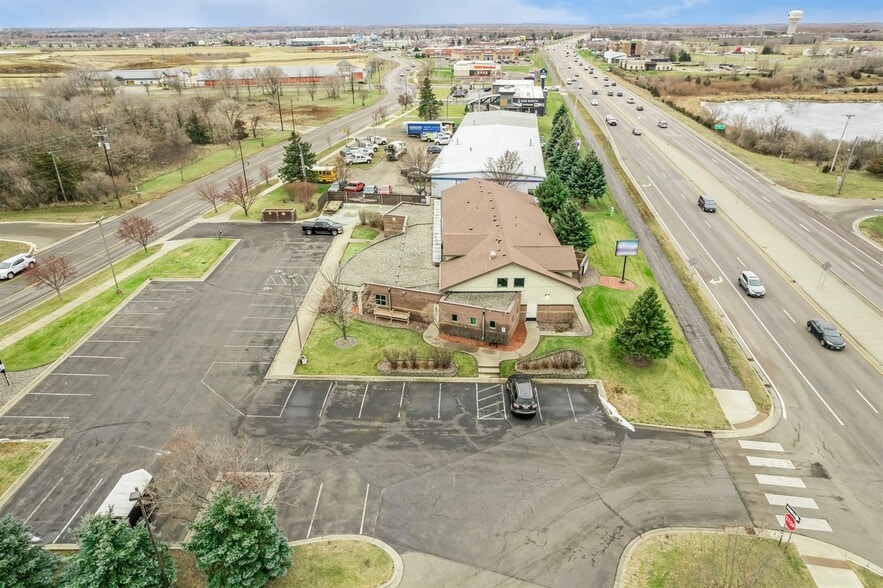 1260 Highway 25 S, Monticello, MN à vendre - Photo du bâtiment - Image 3 de 4