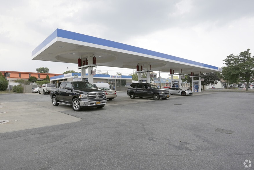 2351 Broadhollow Rd, Farmingdale, NY for lease - Building Photo - Image 3 of 5