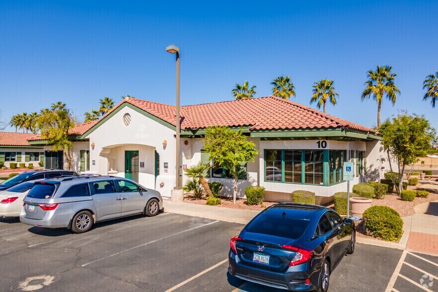 1757 E Baseline Rd, Gilbert, AZ à louer - Photo du bâtiment - Image 1 de 1