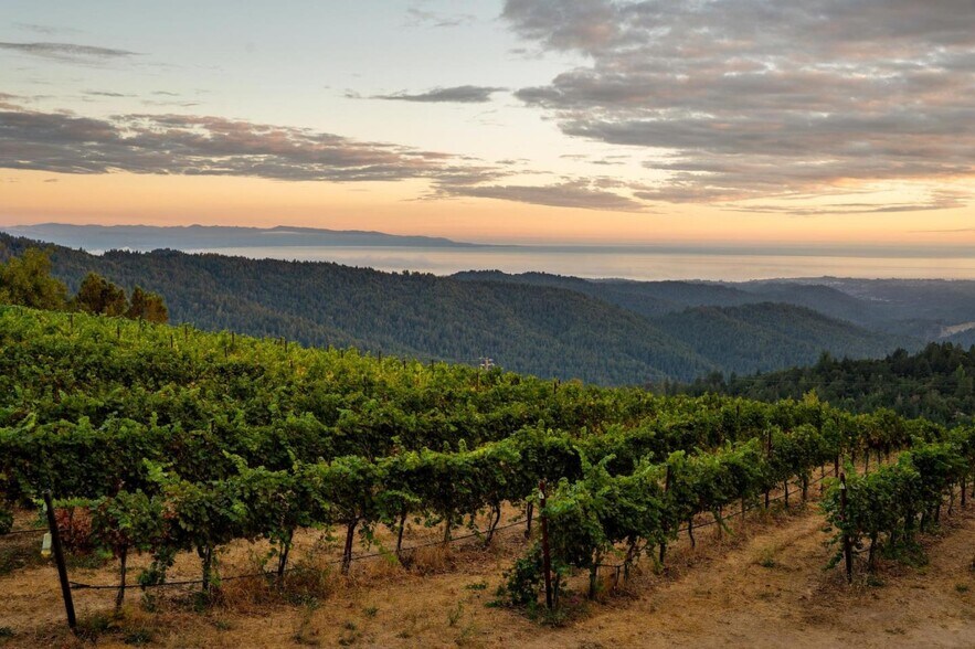 25200 Loma Prieta Ave, Los Gatos, CA à vendre - Photo du bâtiment - Image 2 de 5