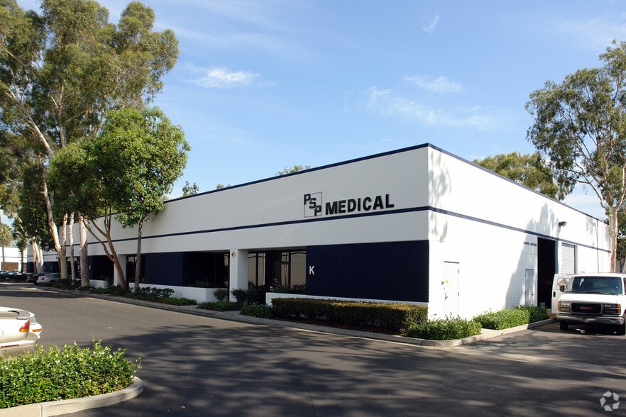 11731 Telegraph Rd, Santa Fe Springs, CA for sale - Primary Photo - Image 1 of 6