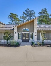 1902 Longmire Road, Conroe, TX for lease Building Photo- Image 2 of 9