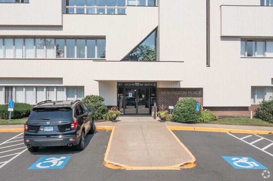 60 Washington Ave, Hamden, CT à vendre - Photo du bâtiment - Image 3 de 6