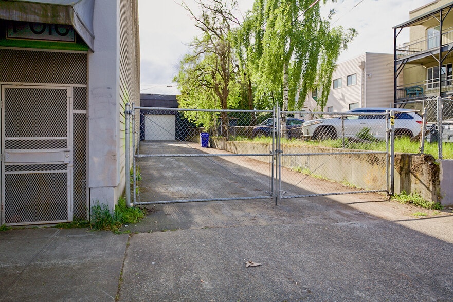 777 N Killingsworth Ct, Portland, OR for lease - Building Photo - Image 3 of 4