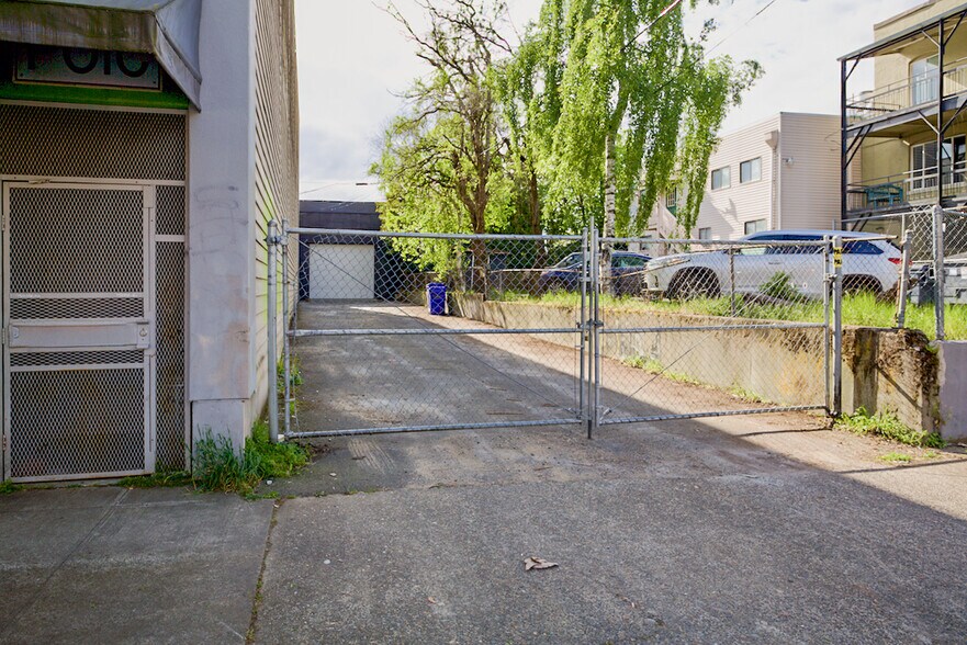 777 N Killingsworth Ct, Portland, OR à louer - Photo du bâtiment - Image 3 de 4