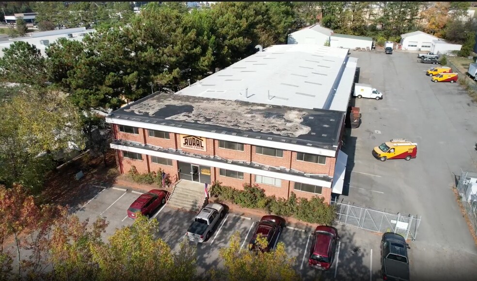 701 E Six Forks Rd, Raleigh, NC à vendre - Photo du bâtiment - Image 2 de 4