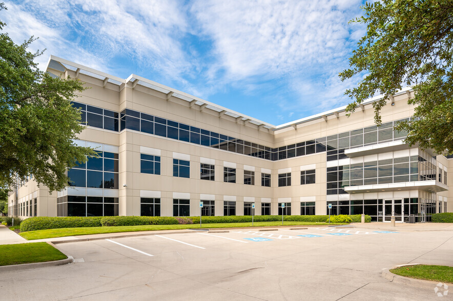 8616 Freeport Pky, Irving, TX for lease - Building Photo - Image 2 of 4