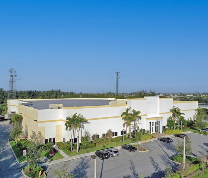 4701 NW 103rd Ave, Sunrise, FL à louer - Photo du bâtiment - Image 2 de 7