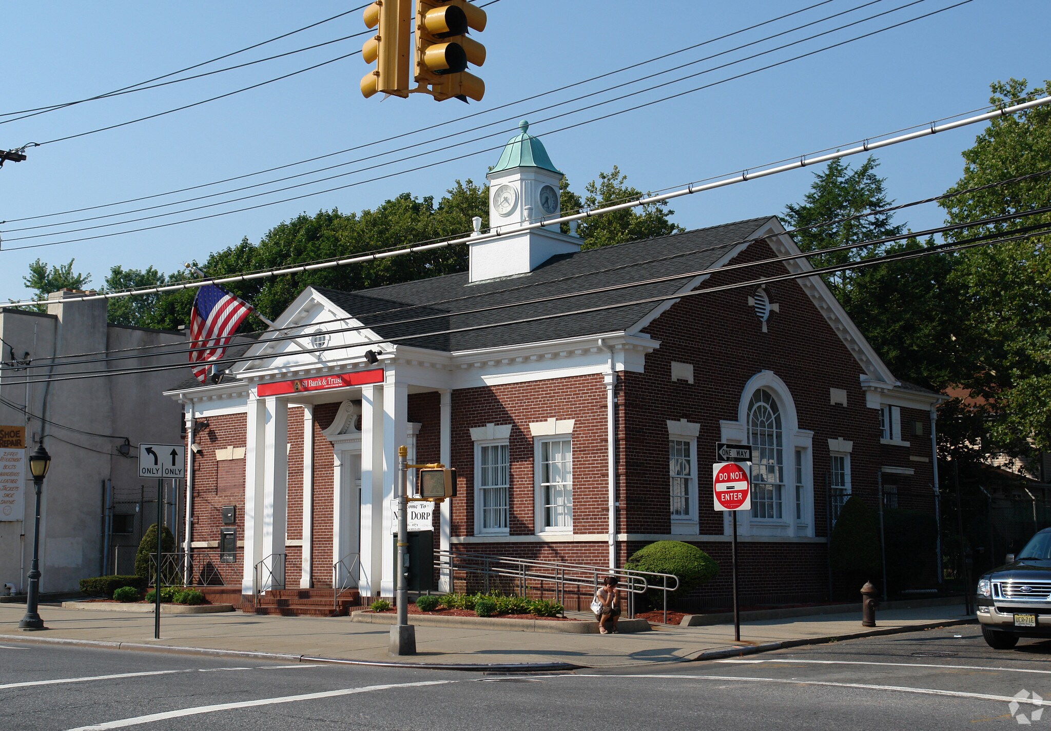 257 New Dorp Ln, Staten Island, NY à vendre Photo principale- Image 1 de 23