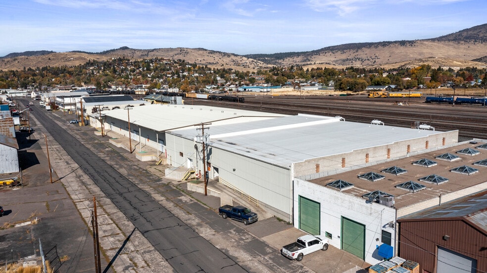 661 S Spring St, Klamath Falls, OR for lease - Building Photo - Image 3 of 24
