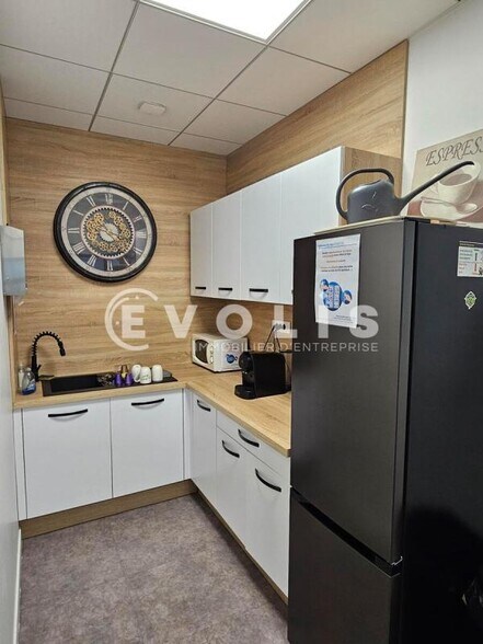Office in Bailly-Romainvilliers for lease - Interior Photo - Image 3 of 4