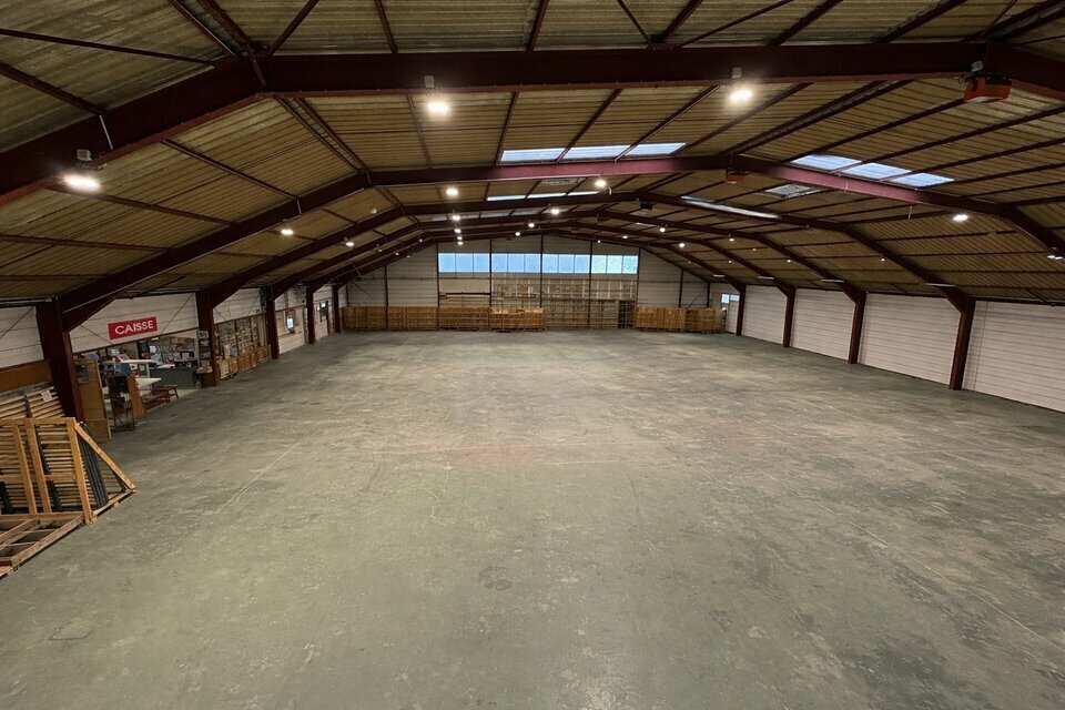 Retail in Cormontreuil for lease Interior Photo- Image 1 of 4