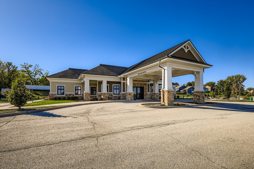 40 Timberline Dr, Lemont, IL à vendre - Photo du bâtiment - Image 2 de 35