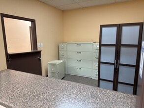 321-395 E Dundee Rd, Wheeling, IL for lease Building Photo- Image 2 of 7