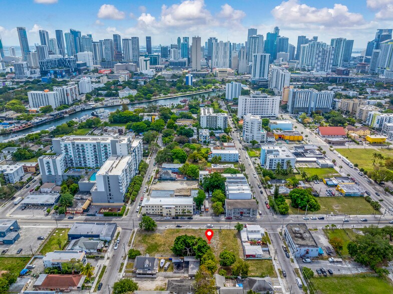 140 NW 8th Ave, Miami, FL à vendre - Photo du bâtiment - Image 2 de 10