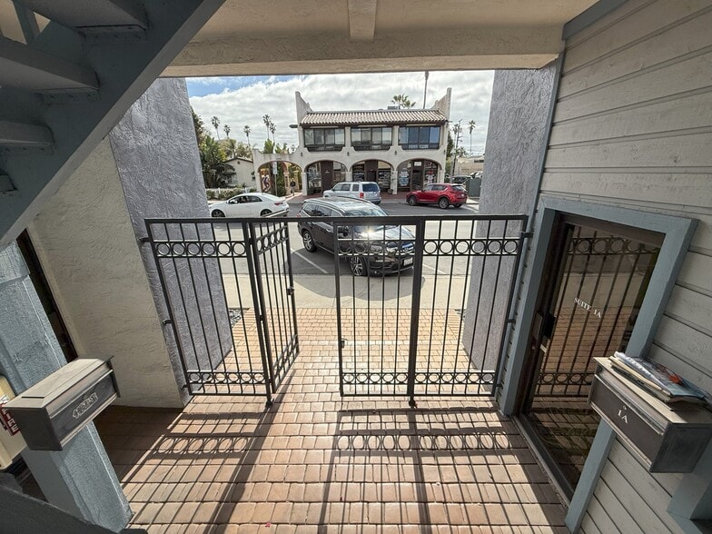 4870 Santa Monica Ave, San Diego, CA à louer - Photo du bâtiment - Image 3 de 19