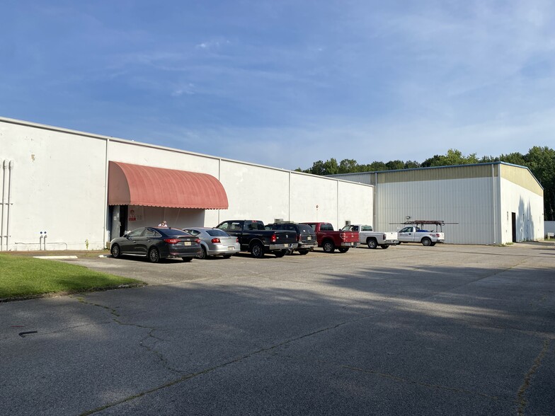 1867 S Veterans Memorial Blvd, Tupelo, MS for lease - Building Photo - Image 3 of 7