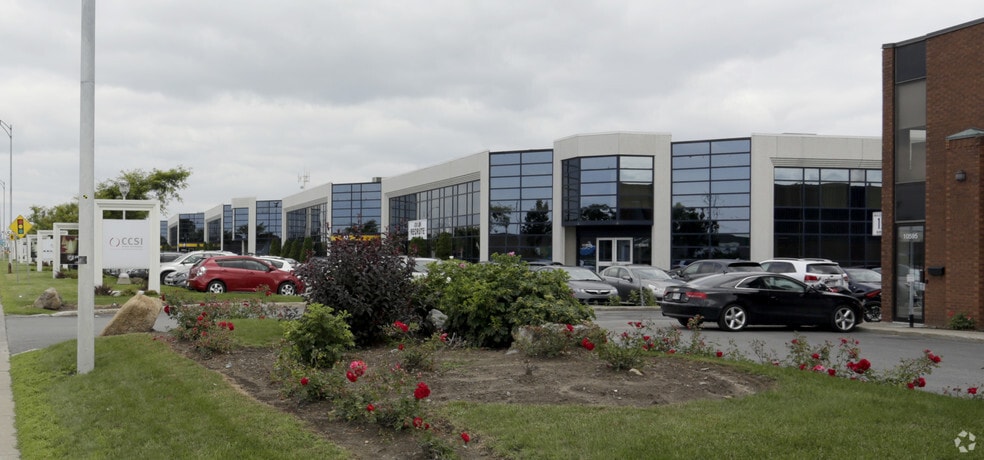 10905-10975 Boul Louis-H.-La Fontaine, Montréal, QC for lease - Building Photo - Image 2 of 9