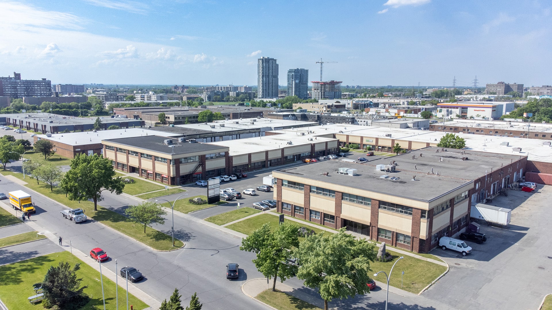 491-571 Boul Lebeau, Montréal, QC for lease Aerial- Image 1 of 9