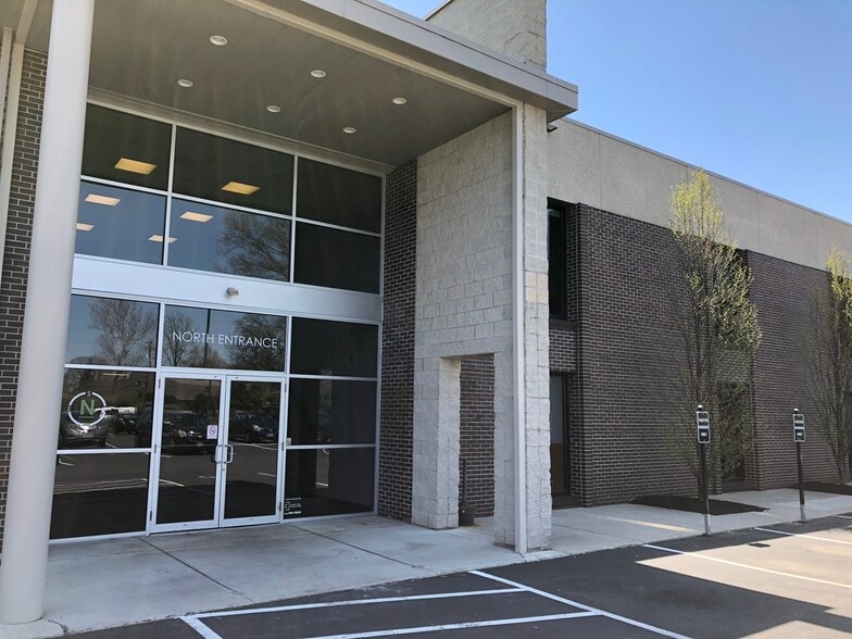 1550 Old Henderson Rd, Columbus, OH à louer - Photo du bâtiment - Image 3 de 8