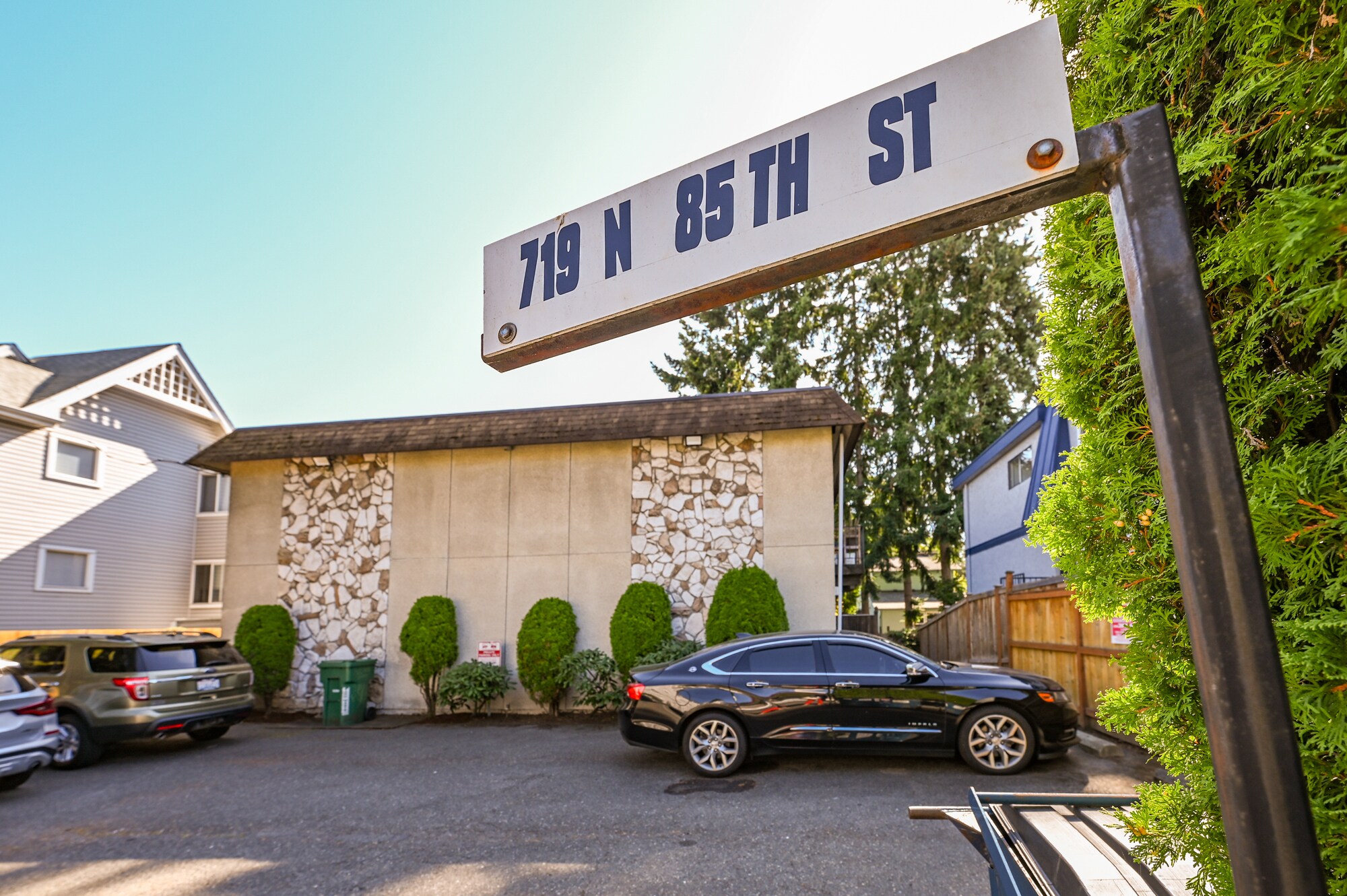 719 N 85th St, Seattle, WA à vendre Photo du bâtiment- Image 1 de 17