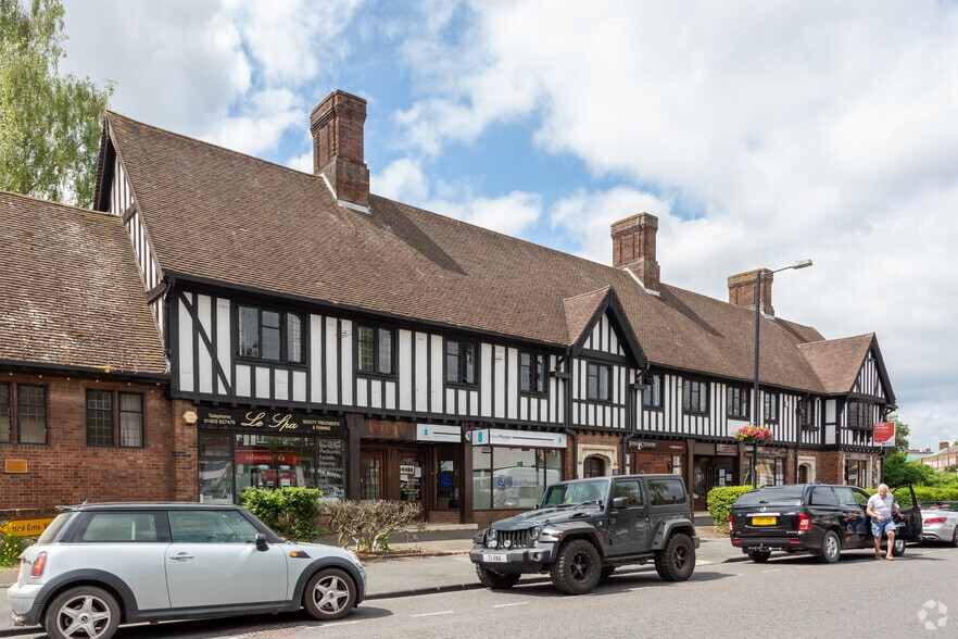 12 Victoria Square, Droitwich for lease - Building Photo - Image 2 of 4
