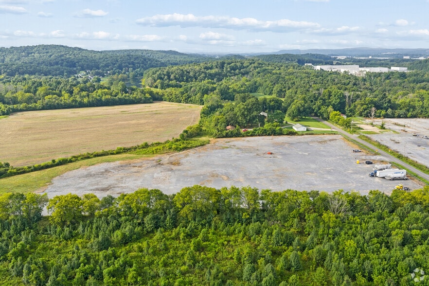 390 Johnson Lake Rd, Adairsville, GA for lease - Building Photo - Image 2 of 19