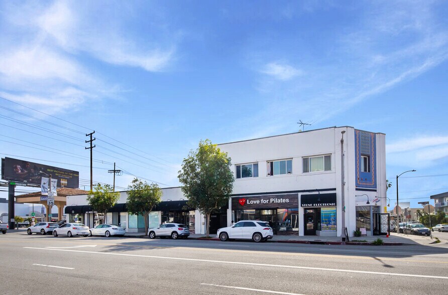 7912-7932 Beverly Blvd, Los Angeles, CA à louer - Photo du bâtiment - Image 1 de 3